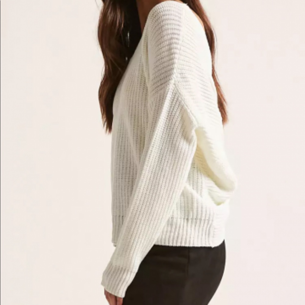 ✨LAST ONE✨Off white/light beige twist back sweater - Picture 3 of 5